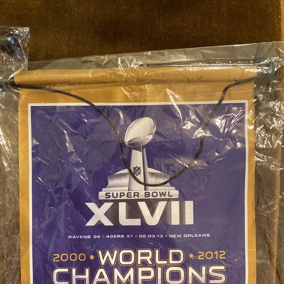 Two Ravens scroll type flags - Picture 3 of 3